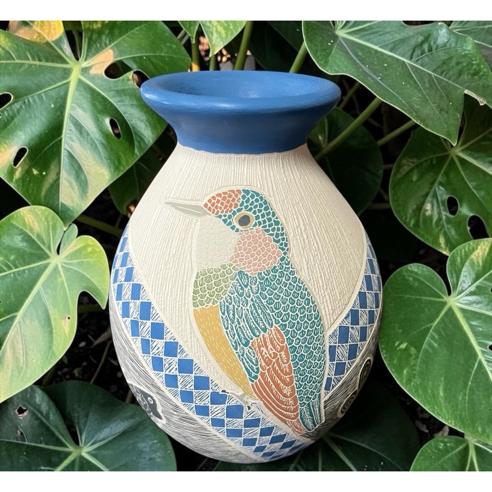 Mata Ortiz Pottery Mariela Tena Hernandez Butterflies Wren Chickadee Bird Mexico